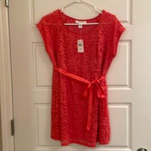 Motherhood maternity top. Size medium. NWT. 100% polyester lining.